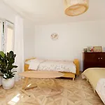 Cute Apartment, Next To Old Town, With Free Parking